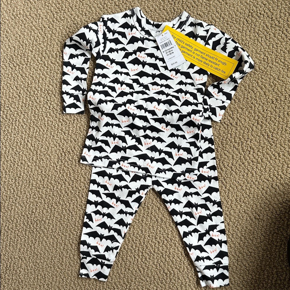 Halloween black and White Bat Print Pajama Set ( 6-12mths)